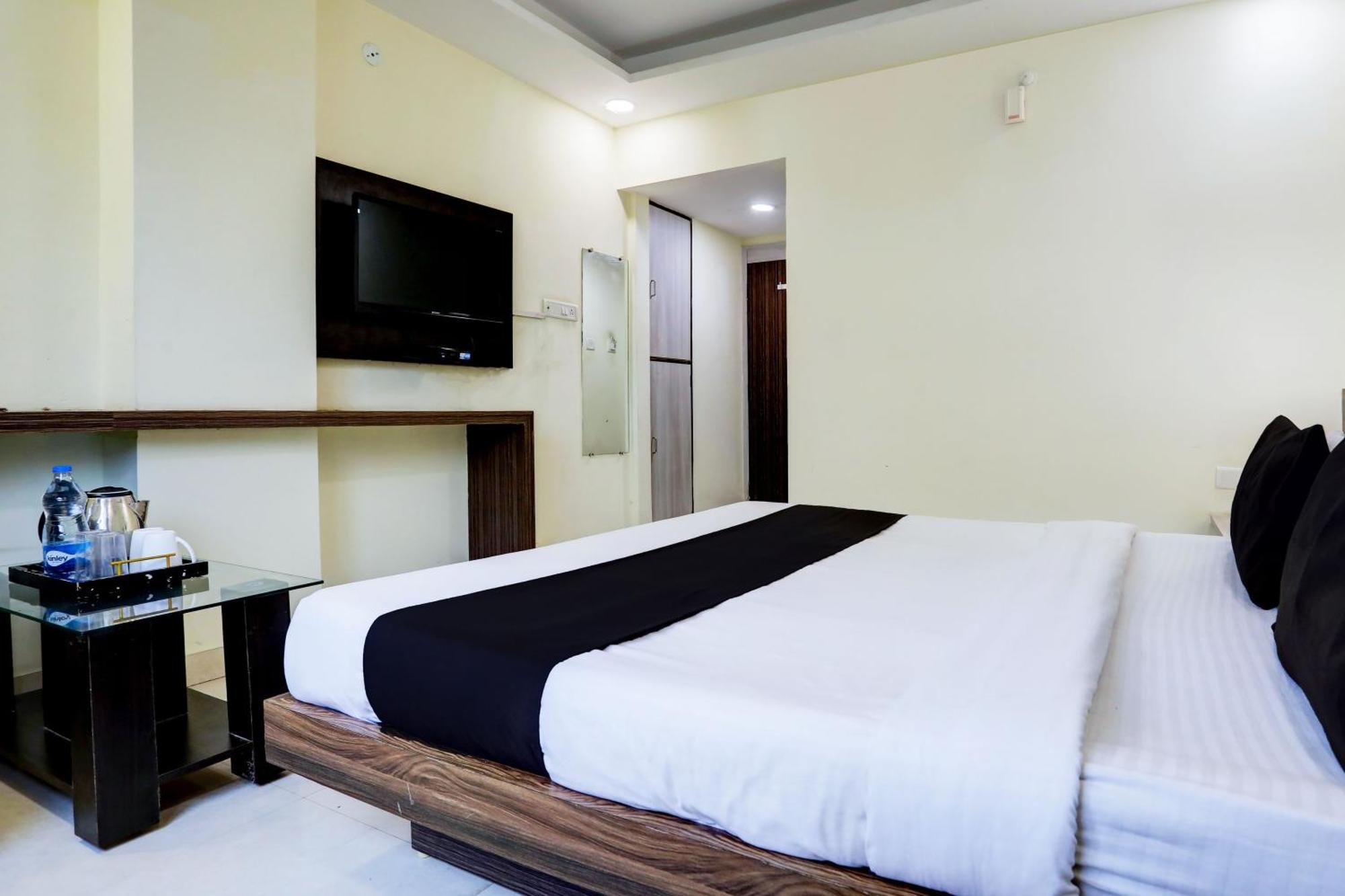 Super Townhouse Hoshangabad Road Near Aashima Mall Samarda Kaliāsot المظهر الخارجي الصورة
