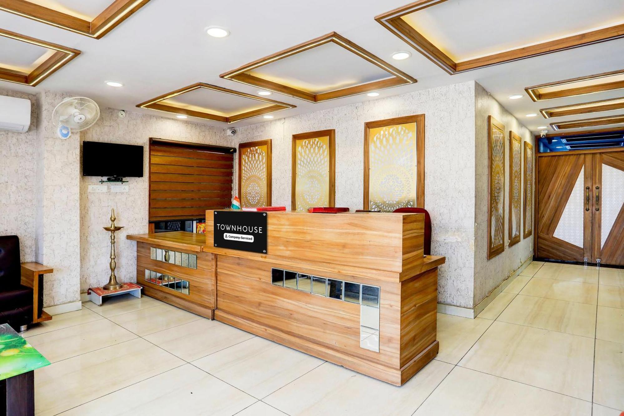 Super Townhouse Hoshangabad Road Near Aashima Mall Samarda Kaliāsot المظهر الخارجي الصورة