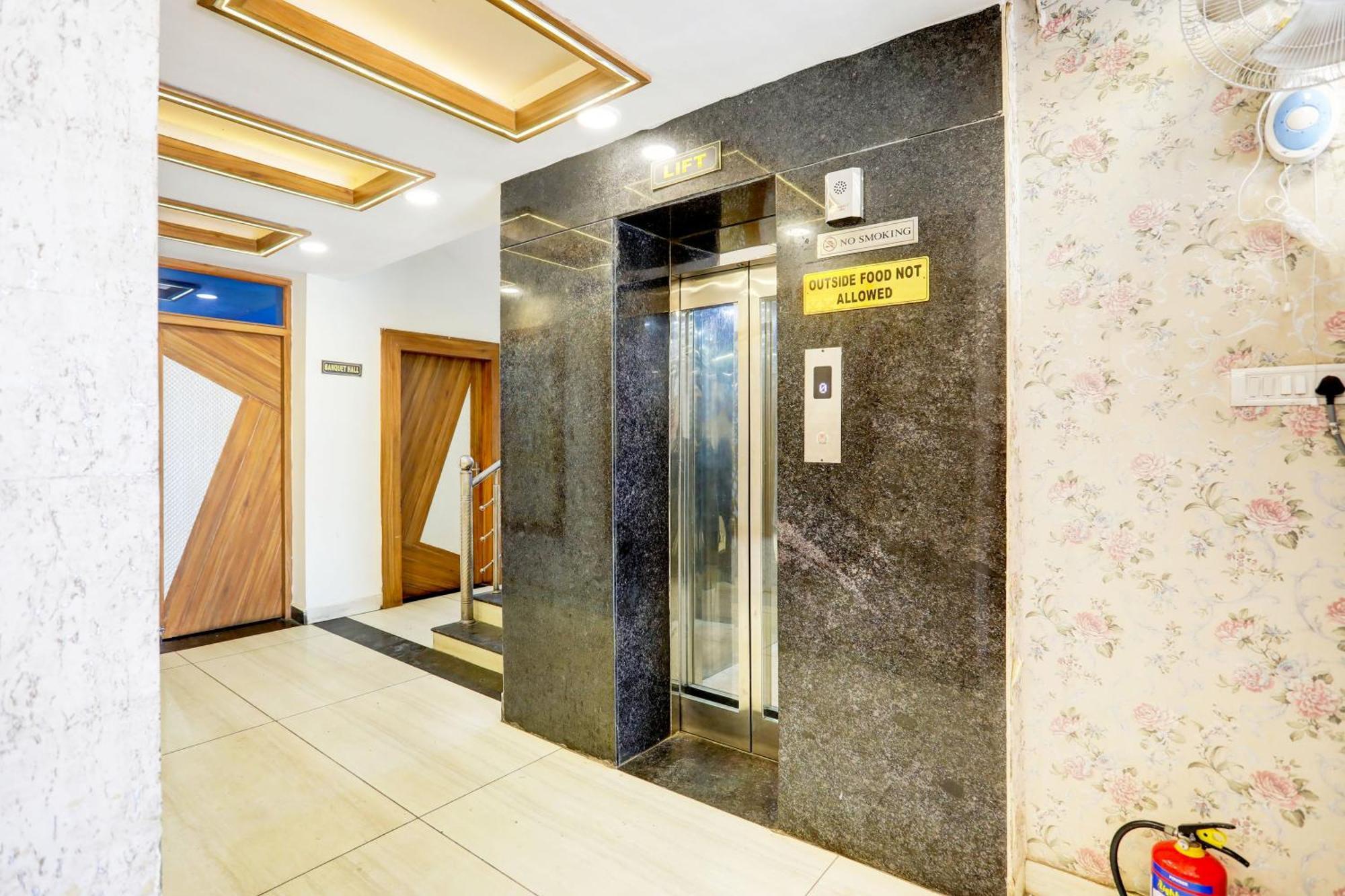 Super Townhouse Hoshangabad Road Near Aashima Mall Samarda Kaliāsot المظهر الخارجي الصورة